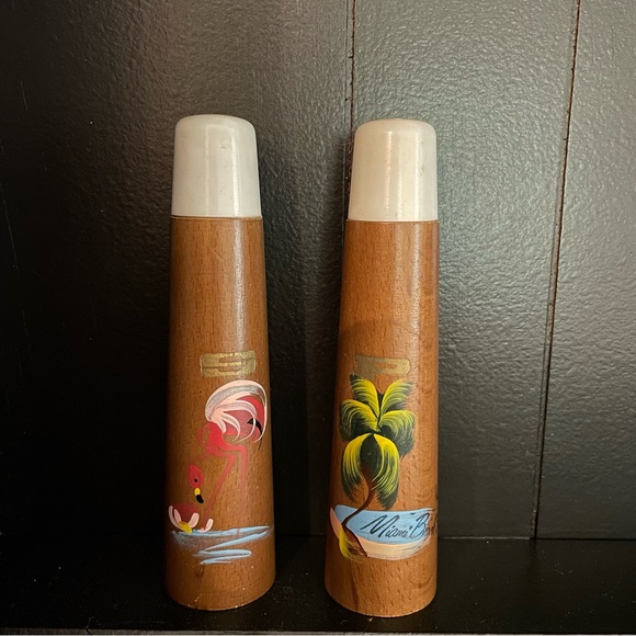 Vintage MCM Salt & Pepper Shaker Set Miami Beach Florida Flamingo Palm Tree - Picture 1 of 8